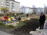 В Серове начали обустраивать дворы по программе "1000 дворов"